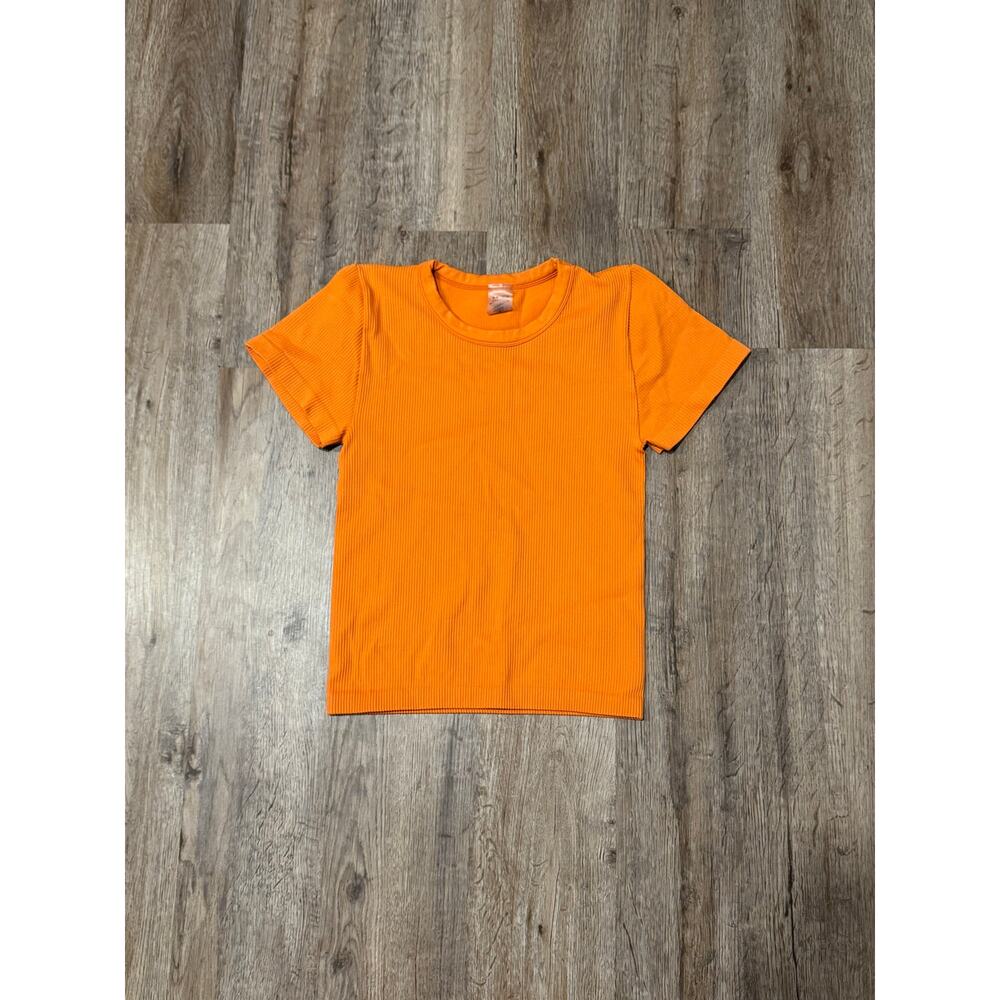 Aritzia Women’s Sunday Best Orange Ribbed Seamless Short Sleeve Top Size Medium